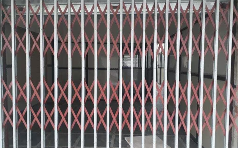 Channel Gate